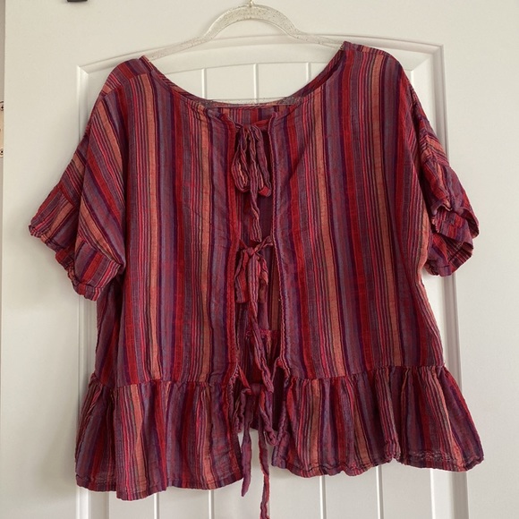 patterned top - Picture 2 of 3